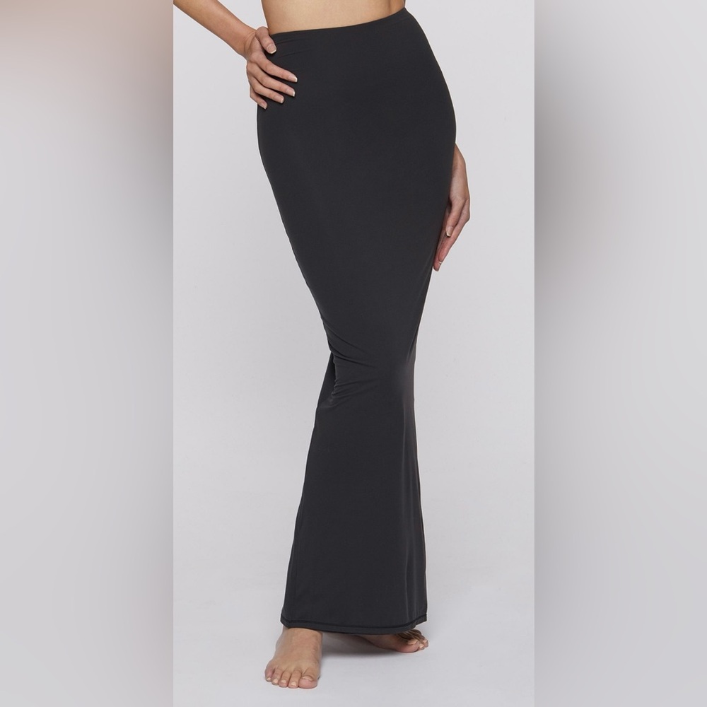 Skims fits everybody maxi skirt